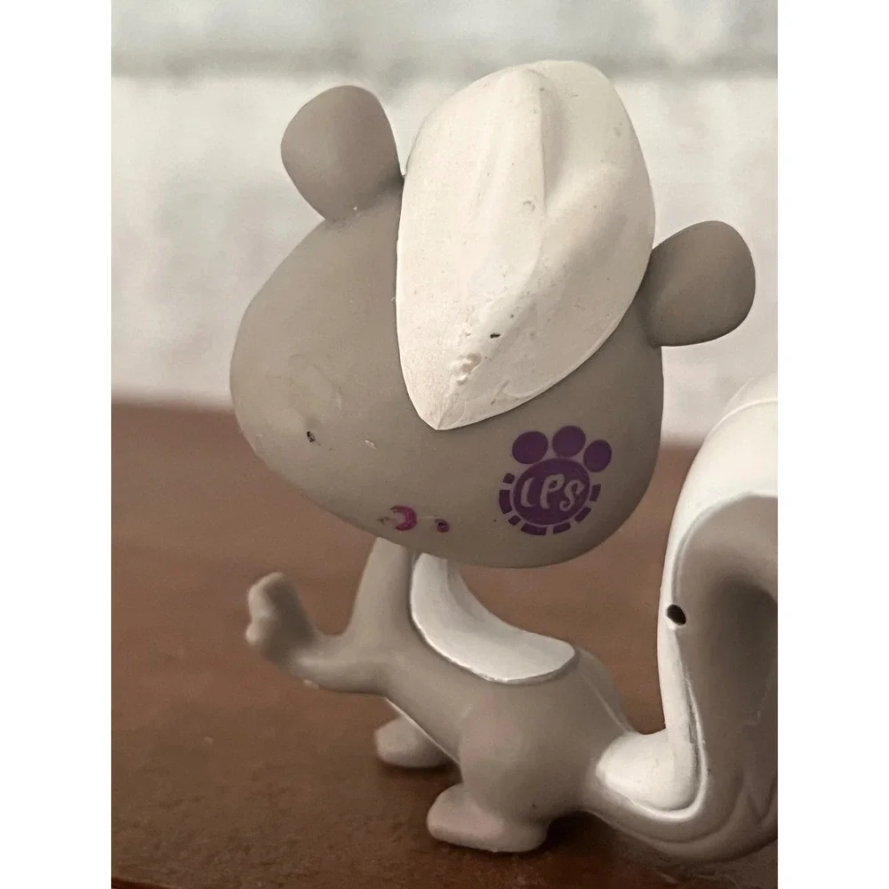 Littlest Pet Shop LPS #3772 Gray Skunk Pepper Clark